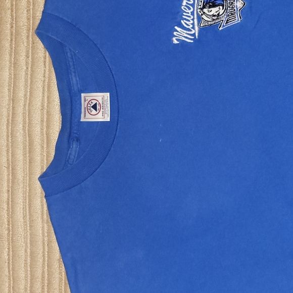 Vintage. Made in USA. 90s. Dallas Mavericks. Delta T shirt. Size Large. - Picture 5 of 10